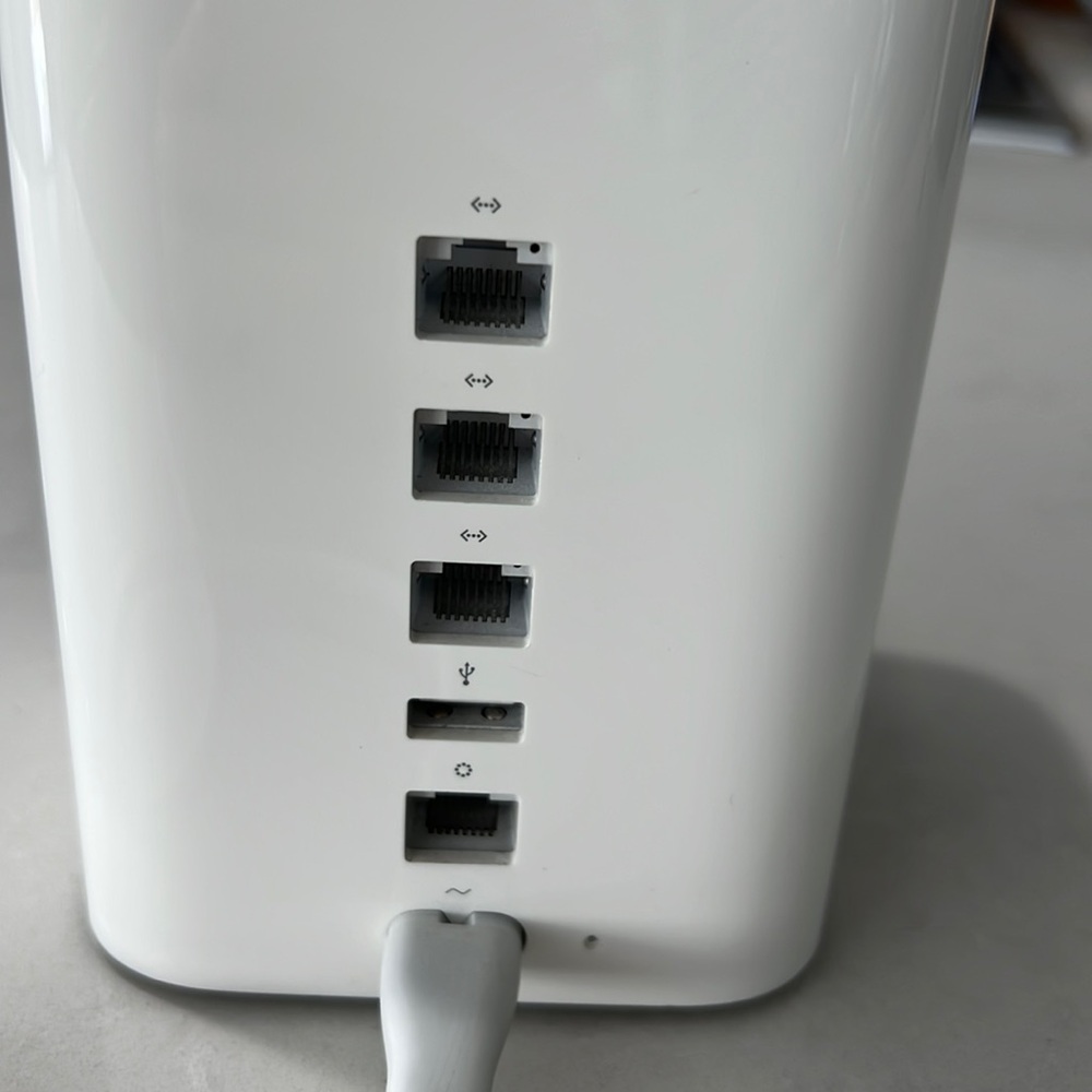 Apple AirPort Extreme Router - Picture 3 of 7